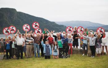 Demonstrasjon mot dumping av avfall i Førdefjorden