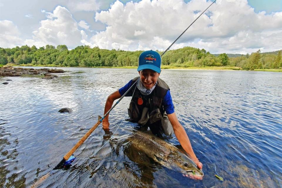 Gabriel tok den største i Numedalslågen. Ca 11 kg, gjenutsatt. Foto Steinar Paulsen