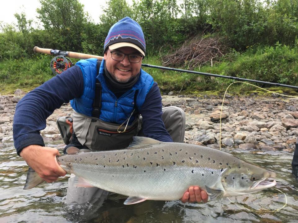 Trass i krevende forhold, lyktes Jean Charles Morin med å lure denne flotte laksen for noen dager siden.