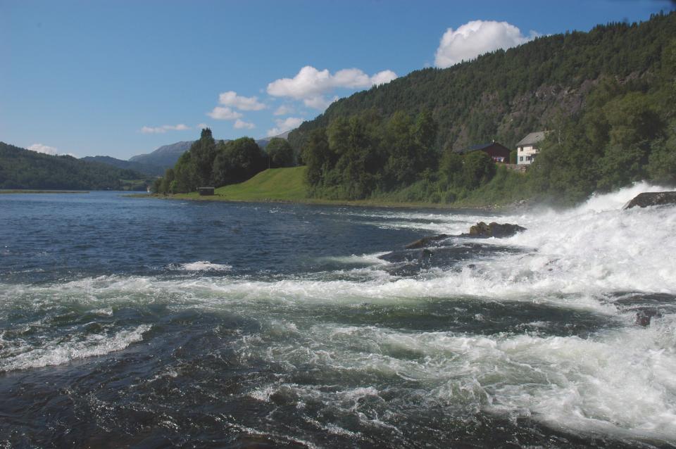 Osfossen, Gaula i Sunnfjord.