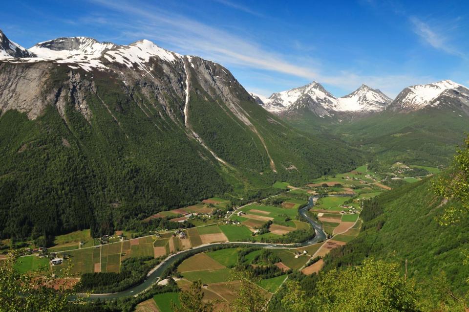 Oversiktsbilde av Valldøla, Møre og Romsdal. Foto: Aksel Døving