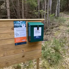 Skjellprøvekasse ved Isnes-stien