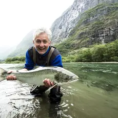 Laks i Nærøydalselva