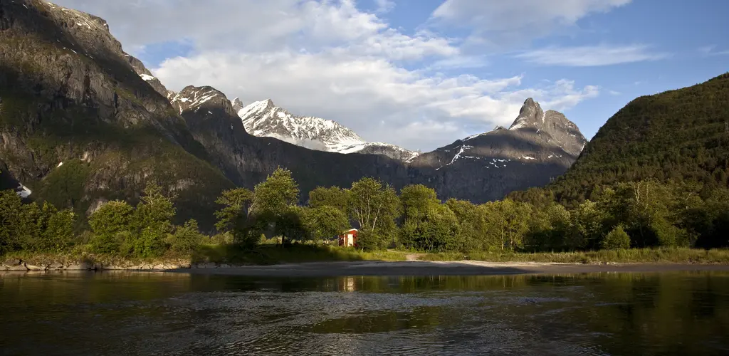 Rauma Elv, Devold. Fotograf: Anunatak AS