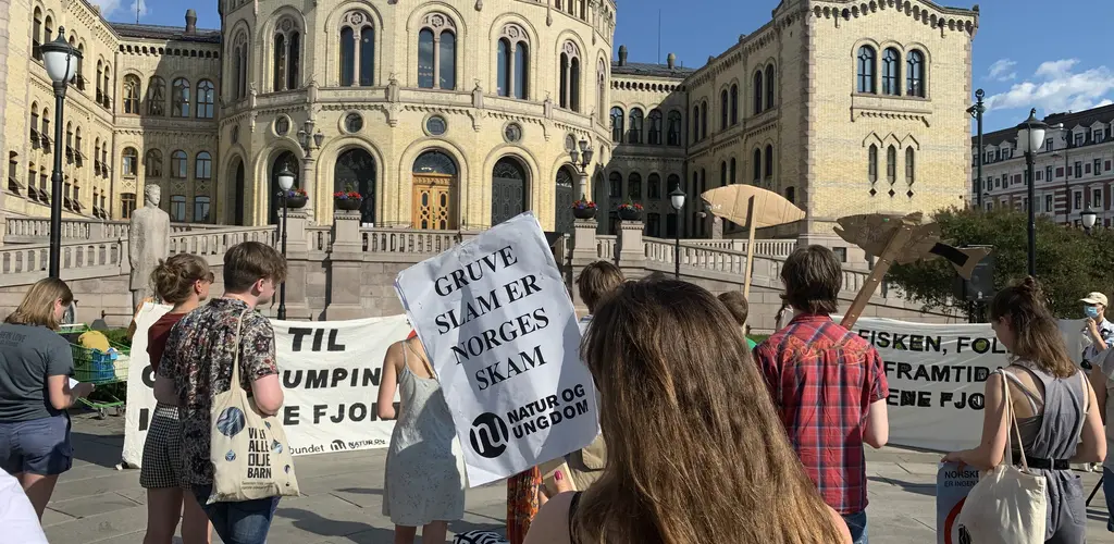 Gruvemarkering foran Stortinget