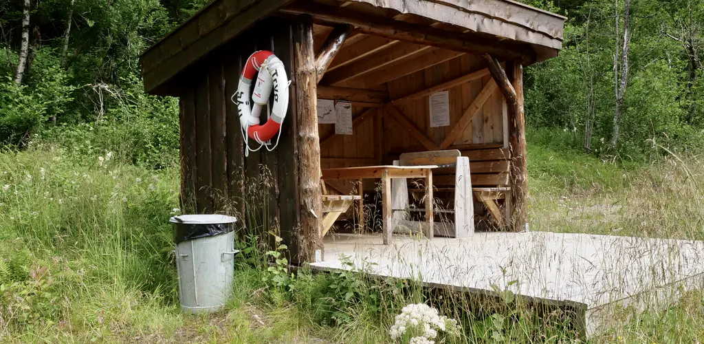 Engapahuk langs Ranas bredde.