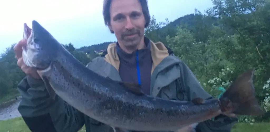 Fin laks på 6,6 kg tatt i Seterhølen på åpningen