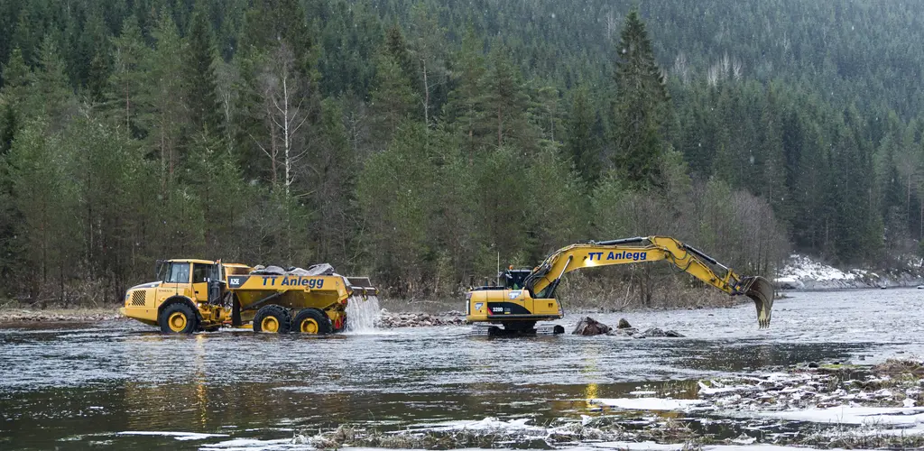 Riving av terskler Mandalselva